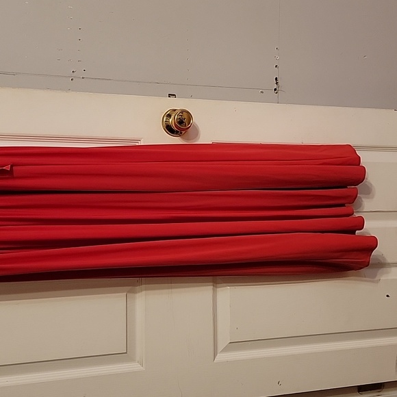 Gown - Picture 5 of 6